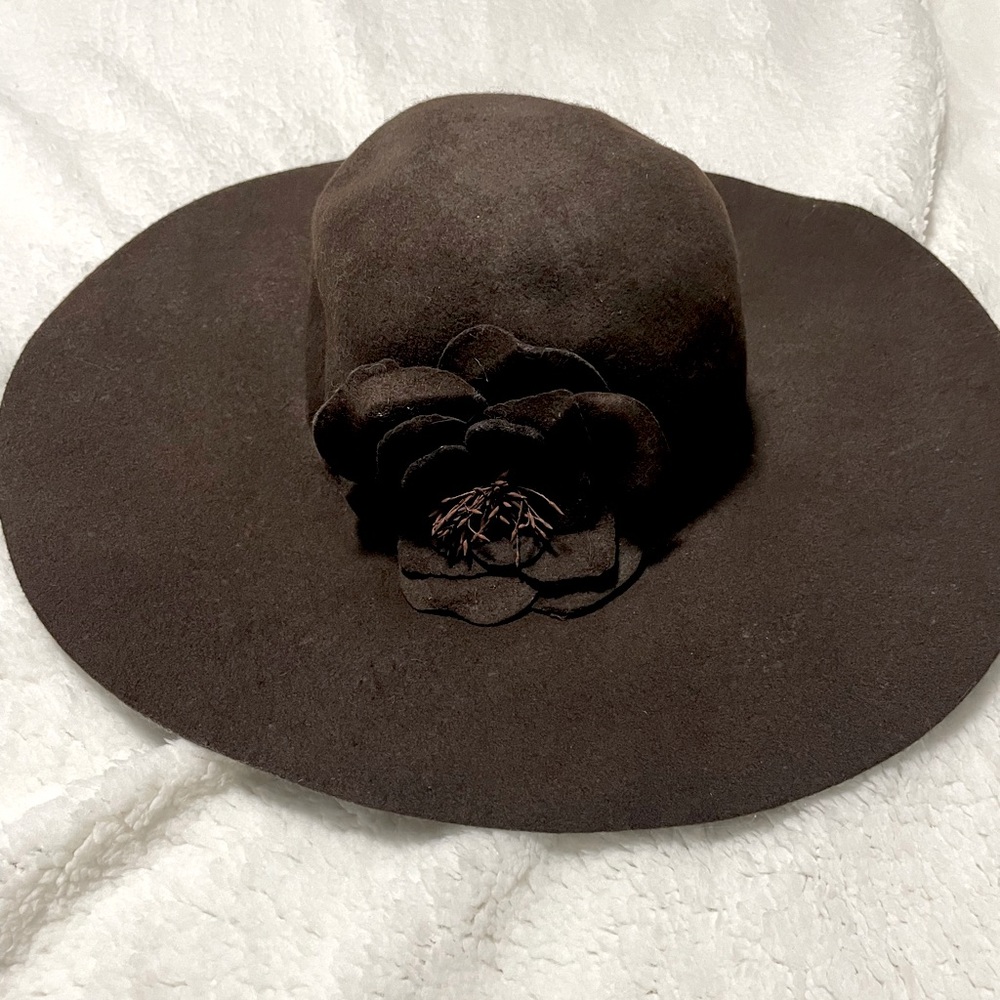 Floppy brown wool flower hat by H&M size M/L or Eur 58